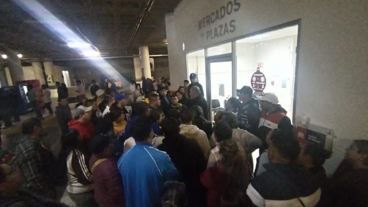 Comerciantes ambulantes se reunieron con el titular de Plazas y Mercados en Torreón. (Fotografía: Gobierno de Torreón)